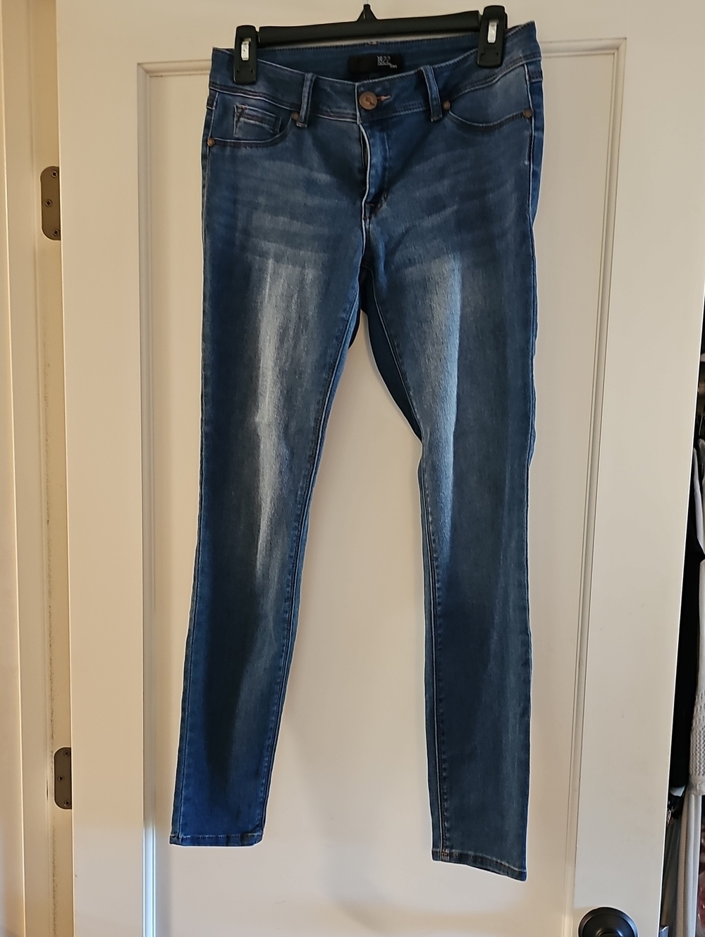 1822 Denim Women's Medium Blue Skinny Jeans